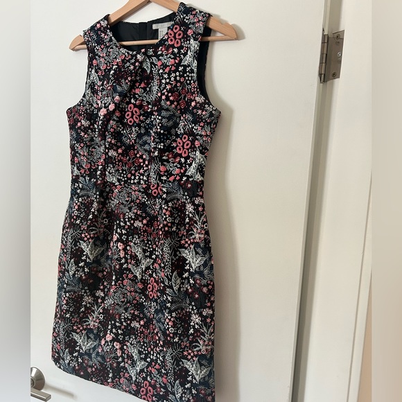 Embroidered pinafore shift dress - Picture 4 of 5